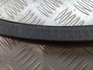 1Z0867365B Уплотнитель двери передней правой Skoda Octavia A5 Арт 97004609, вид 15
