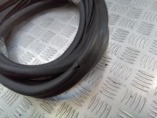 1Z9827705 Уплотнитель багажника Skoda Octavia A5 Арт 97004699, вид 2