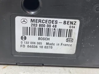 Компрессор центрального замка Mercedes C W203 2003г.  - Фото 2