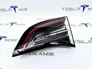 1077402-00,1077404-00,1502089-00,1077402-96 Фонарь крышки багажника правый Tesla model 3 Арт 28334, вид 1