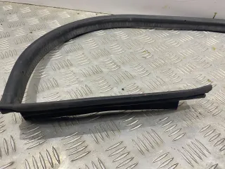  Уплотнитель капота Audi A6 C4 (S6,RS6) Арт 97029690, вид 2