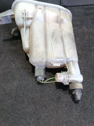 8K0121403C Расширительный бачок Audi A4 B8 Арт 97029944, вид 2