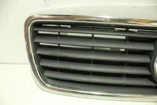 Решетка радиатора Audi A4 B5 1998г. 8D0853651H - Фото 3