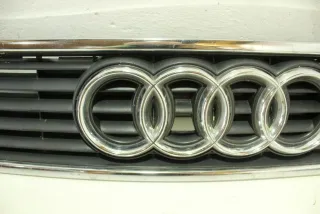 Решетка радиатора Audi A4 B5 1998г. 8D0853651H - Фото 4