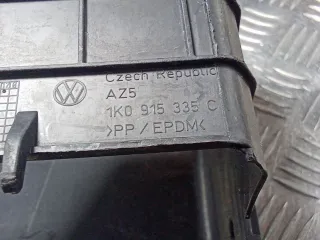 1K0915335C Кожух аккумулятора Skoda Octavia A5 Арт 97035731, вид 10