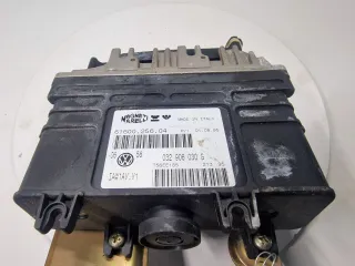 032906030g Блок управления двигателем Volkswagen Golf 3 Арт 009754, вид 1