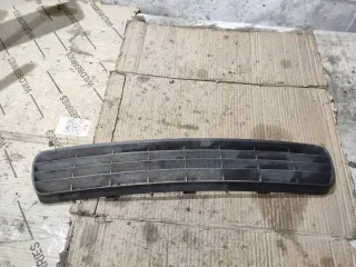  Заглушка (решетка) в бампер передний Audi 80 B4 Арт 97047703, вид 1
