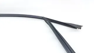 Уплотнитель стекла двери BMW X1 E84 2012г. 51332990307, 2990307 - Фото 3