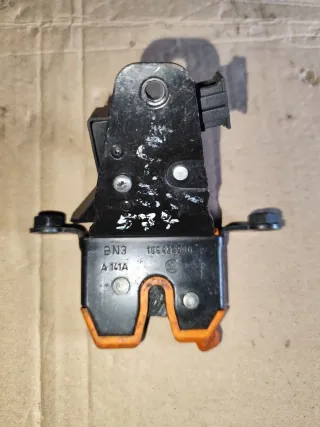 1U6827501C Замок крышки багажника Skoda Octavia A4 Арт 97066184, вид 2