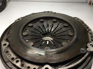 3M516477EB,  A007000E00,  3M517560CIC,  181864530901,  3M517563BC,  043082000356 Маховик Volvo V50 Арт 008554, вид 8