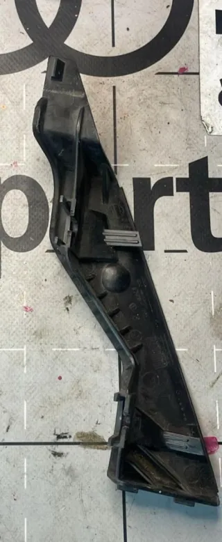 3C0807723 Кронштейн крепления бампера Volkswagen Passat B6 Арт 43255561, вид 1