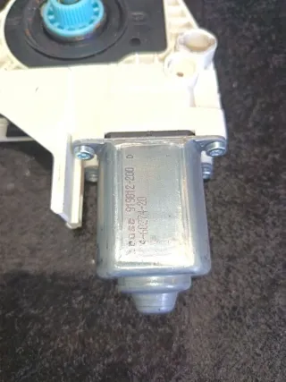 8K0959811A Моторчик стеклоподъемника задний левый Audi A4 B8 Арт 97096646, вид 2