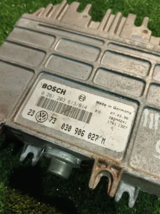 030906027M Блок управления двигателем Volkswagen Golf 3 Арт 97096694, вид 4