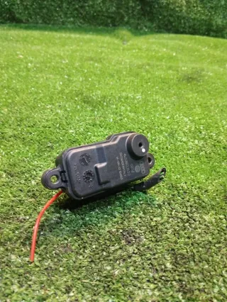 4L0862153D Замок лючка бензобака Audi Q7 4L Арт 97097296