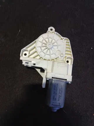 8K0959802A Моторчик стеклоподъемника передний правый Audi A4 B8 Арт 97113489, вид 1
