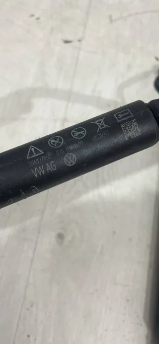 5NA827552A,5NA827851E Амортизатор крышки багажника (3-5 двери) Volkswagen Tiguan 2 Арт 1334172311, вид 2