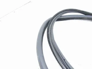 Уплотнитель двери задней левой BMW 5 F10/F11/GT F07 2010г. 7278504, 7182288 - Фото 2