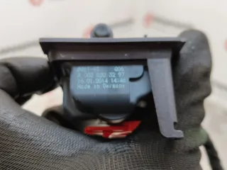 A0038203297, A0008202303 Активатор замка крышки топливного бака Mercedes ML/GLE W166 4.7л Арт 6-419-84, вид 3