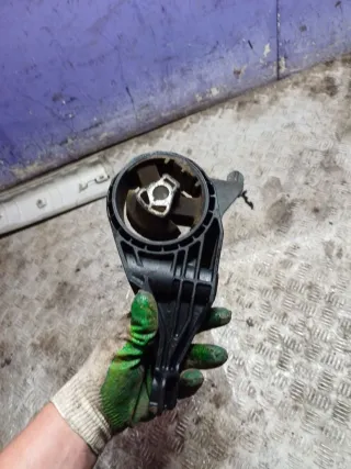 22801992 Подушка крепления кпп Cadillac SRX 2 Арт 97130974, вид 1