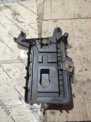  Полка аккумулятора Volkswagen Passat B6 Арт 97131007