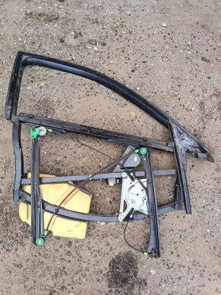 8D0145840 Рамка двери передней правой Audi A4 B5 Арт 97131011