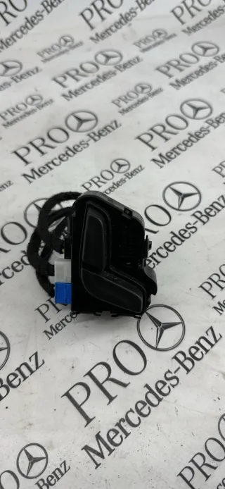 A2048709010 Кнопка регулировки сидения Mercedes C W204 Арт 101192, вид 1