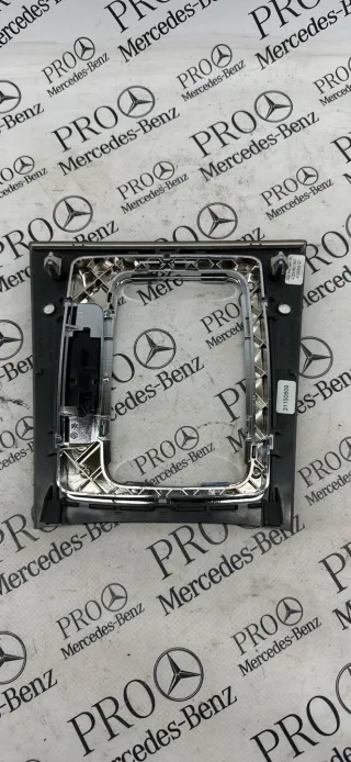 A2046803407 Рамка (накладка) рычага КПП Mercedes C W204 2.1л Арт 101190, вид 2