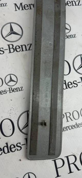 A2046800235 Накладка на порог внутренняя задняя правая Mercedes C W204 Арт 101133, вид 3
