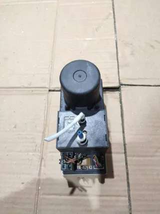 8D0862257C Компрессор центрального замка Audi A4 B5 Арт 97146671, вид 5