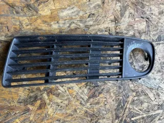 4B0807681R Заглушка (решетка) в бампер передний Audi A6 C5 (S6,RS6) Арт 94327702, вид 1