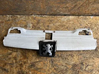 9616258477 Решетка радиатора Peugeot 406 Арт 44901579, вид 1