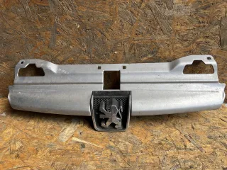 9616258477 Решетка радиатора Peugeot 406 Арт 94327709, вид 1