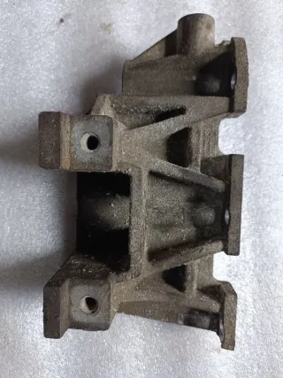 252532G650 Кронштейн компрессора кондиционера Hyundai Sonata (YF) Арт 97147999
