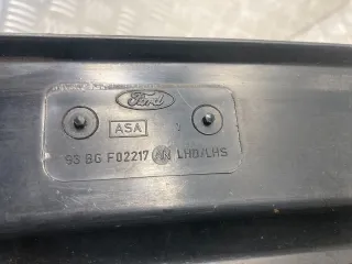 Решетка стеклоочистителя (Дождевик) Ford Mondeo 2 1997г.  - Фото 9