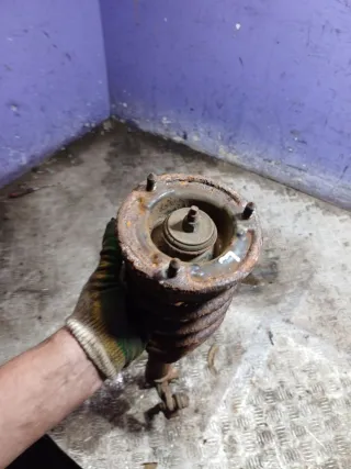  Стойка амортизатора переднего левого Mitsubishi Galant 8 Арт 97152342, вид 2
