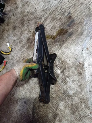  Домкрат  Mitsubishi Galant 8 Арт 97152680