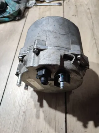 057903015B,LR1190945 Генератор Audi Q7 4M Арт 034709, вид 3