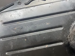 95WM-6019-AC Крышка двигателя передняя Ford Scorpio 2 2.0л I Арт 97159884, вид 2