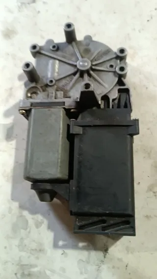 7746000012, 05318274 Моторчик стеклоподъемника задний левый Volkswagen Passat B4 Арт 13576, вид 10