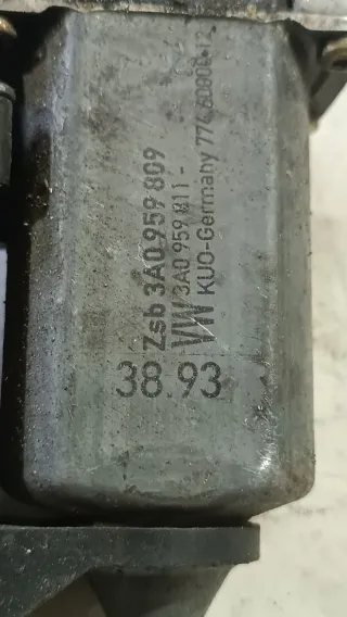7746000012, 05318274 Моторчик стеклоподъемника задний левый Volkswagen Passat B4 Арт 13576, вид 6