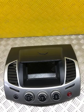 MN179269ZZ Рамка под магнитолу Mitsubishi L200 4 Арт 200515, вид 1