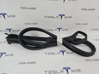 1606735-00 уплотнитель двери задней правой Tesla model S Арт 33130, вид 1