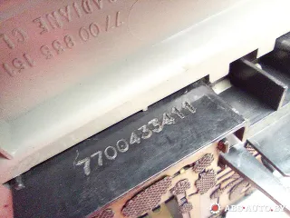 7700434582,7700835151,7700832029,7700430553,96176210,7700433411 Фонарь салона (плафон) Renault Megane 1 Арт A30222_3, вид 3