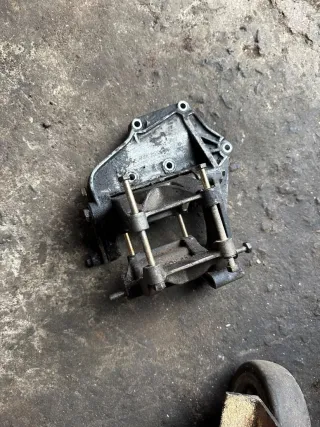  Кронштейн компрессора кондиционера Audi 100 C3 Арт 97211035, вид 1