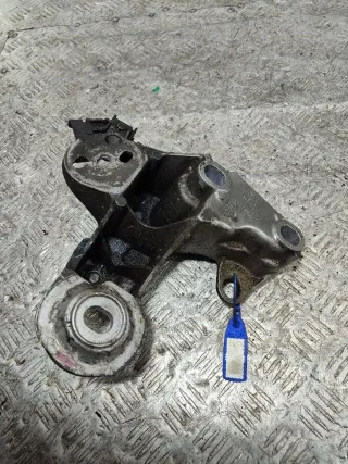 8E0199352F Кронштейн стабилизатора Audi A4 B7 Арт 78857040, вид 1