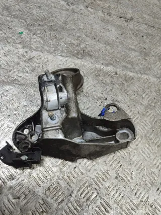 8E0199352F Кронштейн стабилизатора Audi A4 B7 Арт 78857040, вид 4