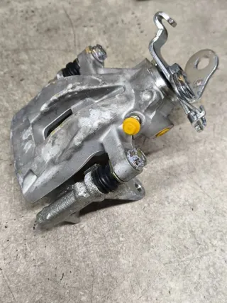 1064001723,0204Y06007 Суппорт задний правый Geely Emgrand EC 7 Арт 29130, вид 6