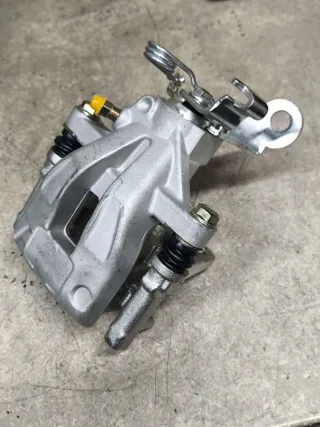 0204Y06006,1064001722 Суппорт задний левый Geely Emgrand EC 7 Арт 29129, вид 4