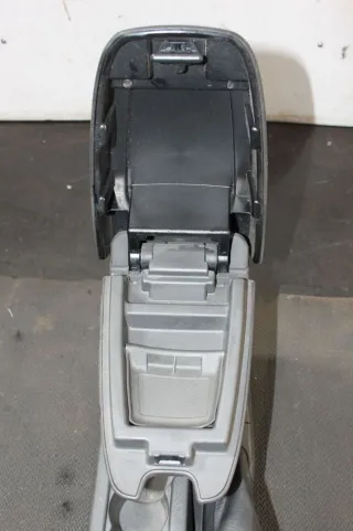 4M5XA04584 Подлокотник Ford Focus 2 Арт H196, вид 2