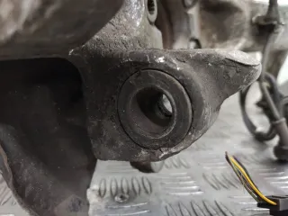Кулак поворотный передний правый Audi A6 C5 (S6,RS6) 2003г.  - Фото 4